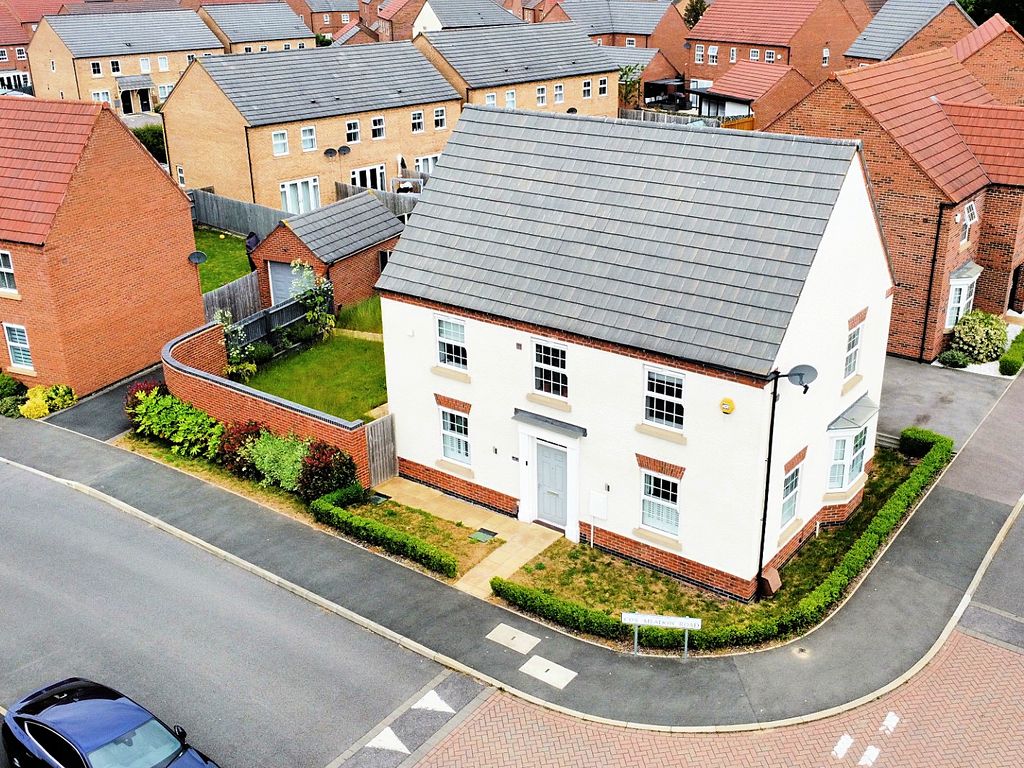 4 bed detached house for sale in Cox Meadow Road, Leicester Forest East