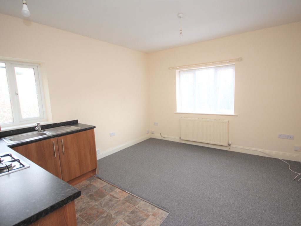 1 bed flat to rent in Christchurch Road, Bournemouth BH7, £