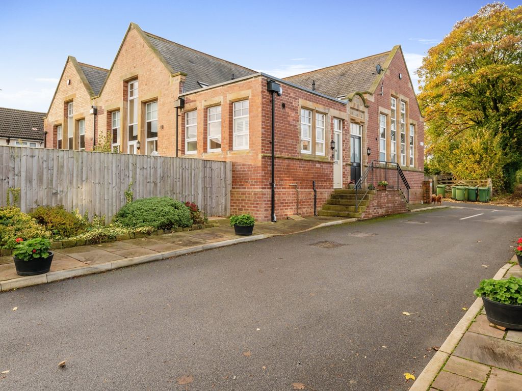 2 bed terraced house for sale in Carlton Green, Rothwell, Leeds, West