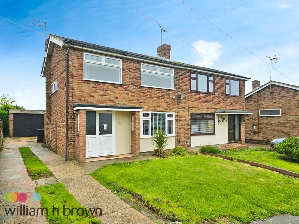 3 bed semidetached house to rent in Deepdale Road, Dovercourt, Harwich