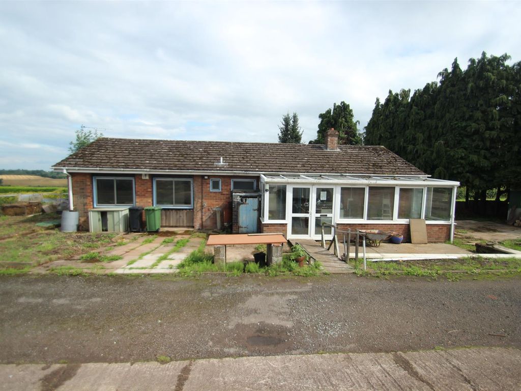 4 bed detached bungalow for sale in Panniers Lane, Hereford Road