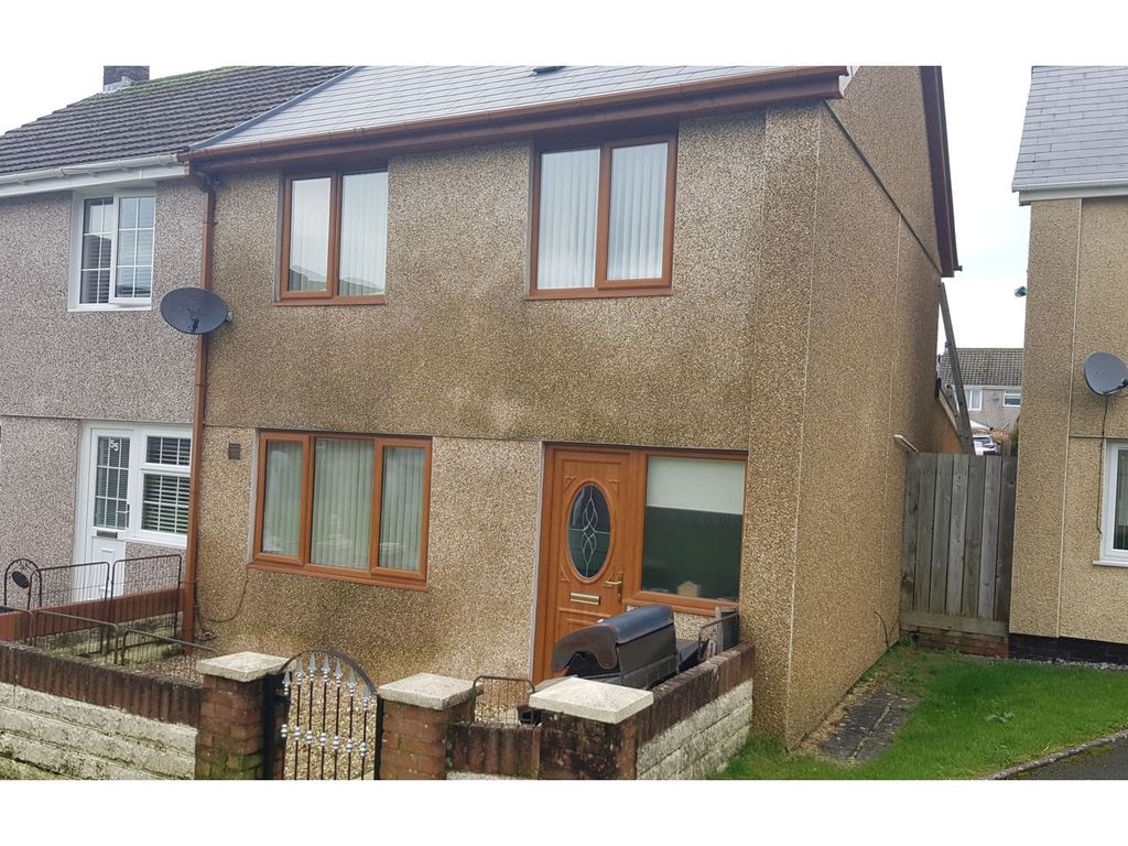 3 bed end terrace house for sale in East Pentwyn, Abertillery NP13, £