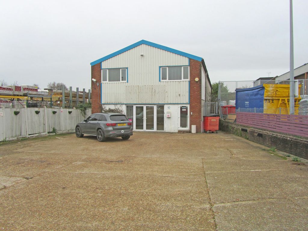 Warehouse for sale in 10, Victoria Way, Burgess Hill RH15, £645,000
