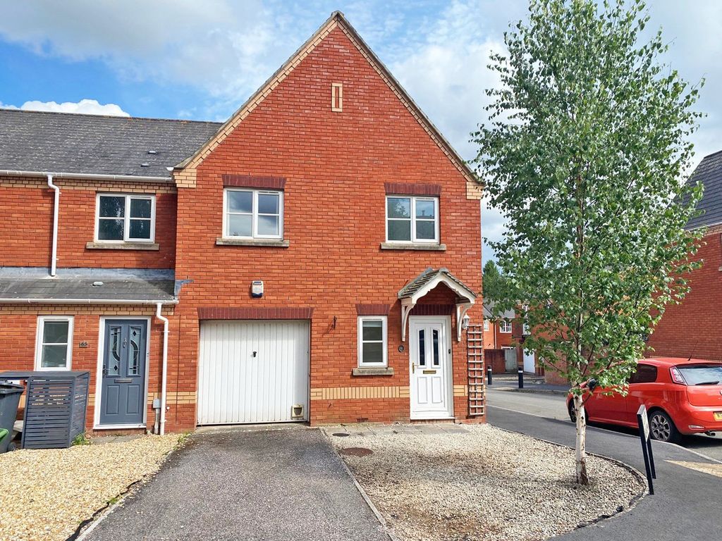3 bed end terrace house for sale in Lewis Crescent, Exeter EX2, £
