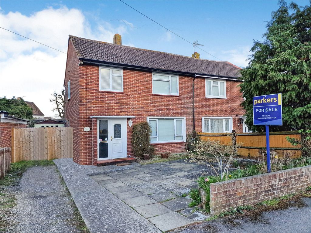 3 bed semidetached house for sale in Blyth Avenue, Thatcham, Berkshire