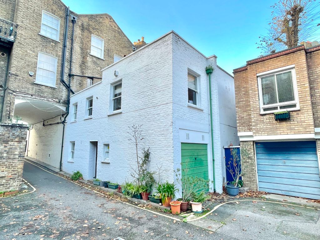 Alexander Mews, London W2  