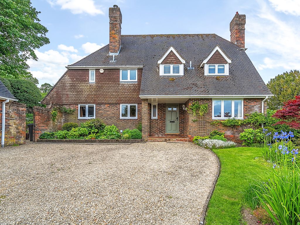 4 bed detached house for sale in Abbotts Close, Abbotts Ann SP11, £