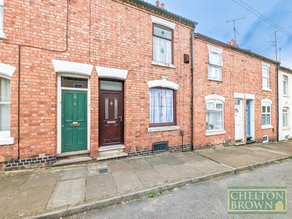 3 bed terraced house to rent in Essex Street, Northampton NN2, £1,050