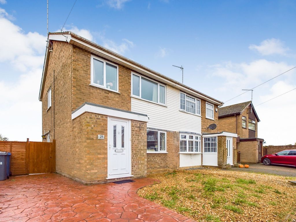 3 bed semidetached house for sale in Coppins Close, Sawtry