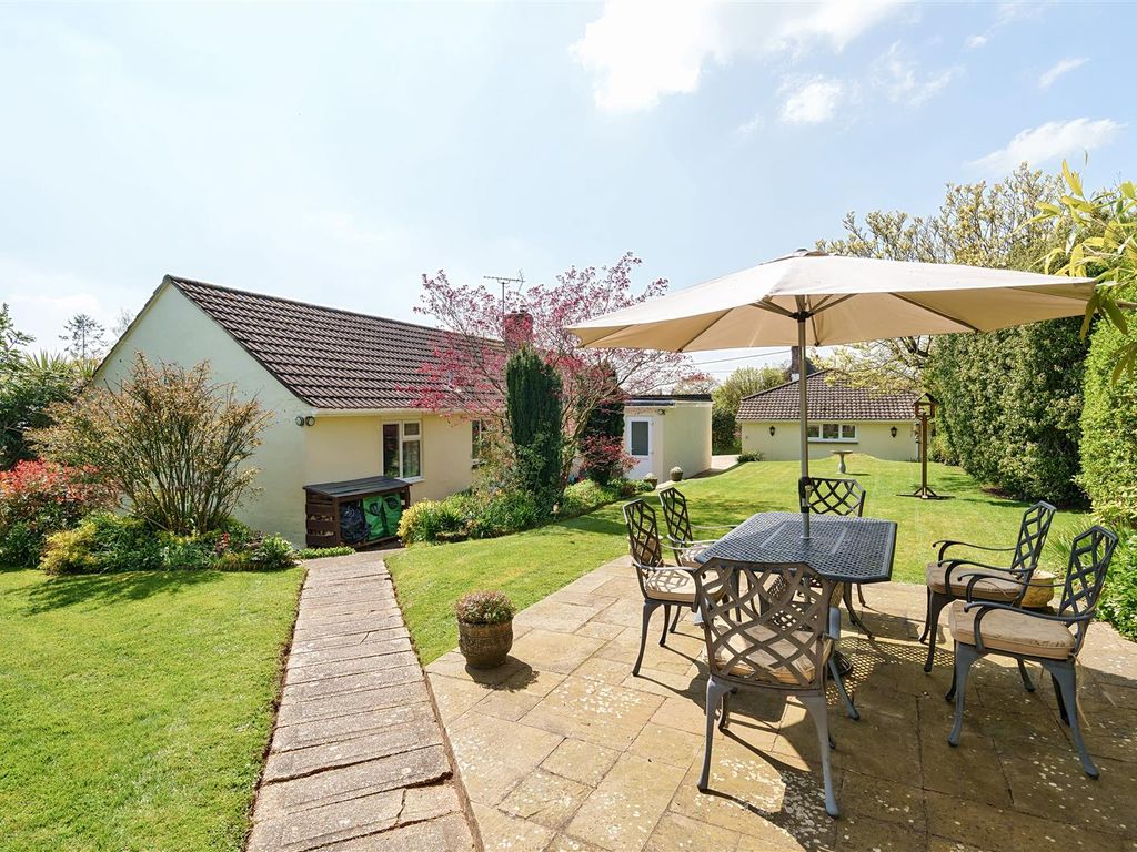 3 bed detached bungalow for sale in Barrow Road, Payhembury, Honiton