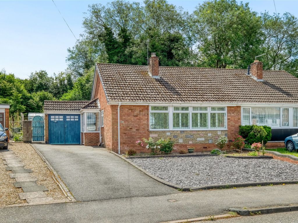 3 bed semidetached bungalow for sale in Compton Road, Pedmore