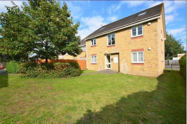 2 bed detached house to rent in Slough, Berkshire SL1 Zoopla