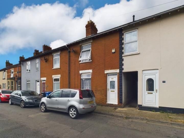 2 bed terraced house for sale in Spencer Street, Burton Latimer