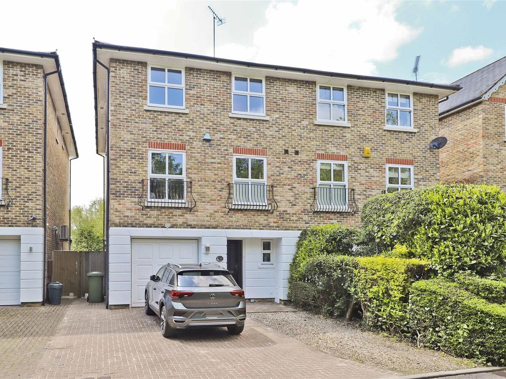 4 bed town house for sale in Jacks Lane, Harefield, Uxbridge UB9, £