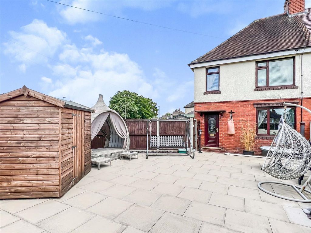 2 bed semidetached house for sale in Haregate Road, Leek