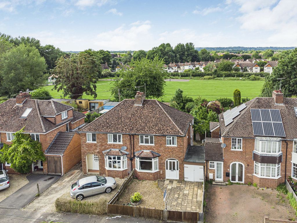 3 bed semidetached house for sale in Abbott Road, Abingdon OX14, £