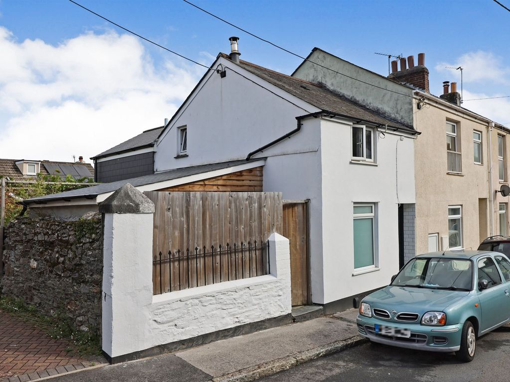 2 bed end terrace house for sale in Underwood Road, Plympton, Plymouth