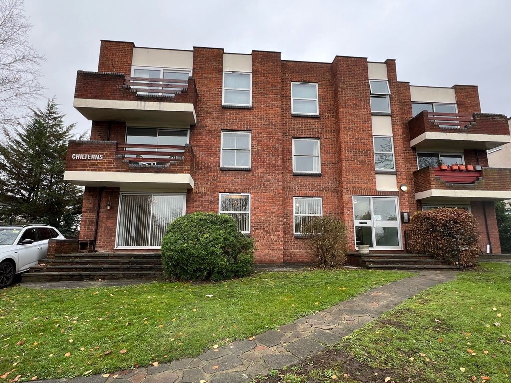 2 bed flat to rent in Chilterns, Sidcup, Kent DA14, £1,450 pcm Zoopla