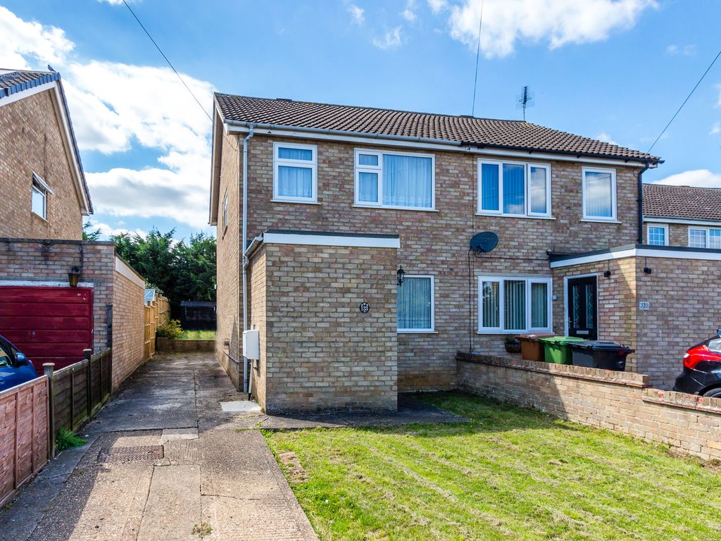 3 bed semidetached house for sale in Arkwright Road, Irchester