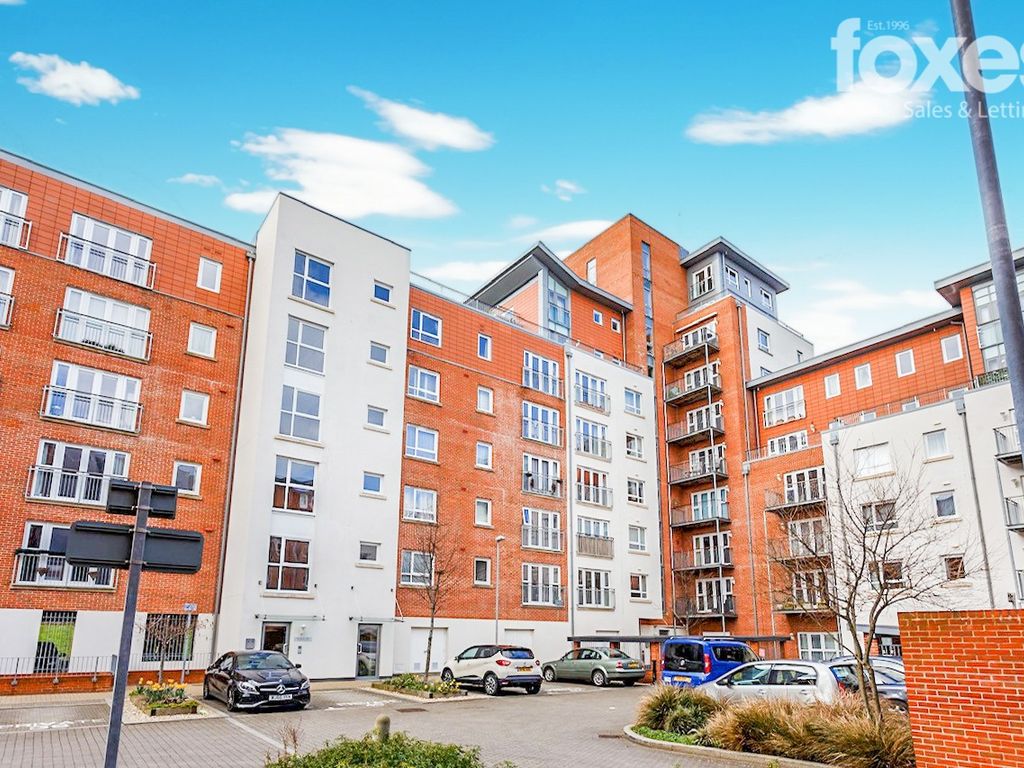 2 bed flat for sale in Avenel Way, Poole, Dorset BH15 Zoopla