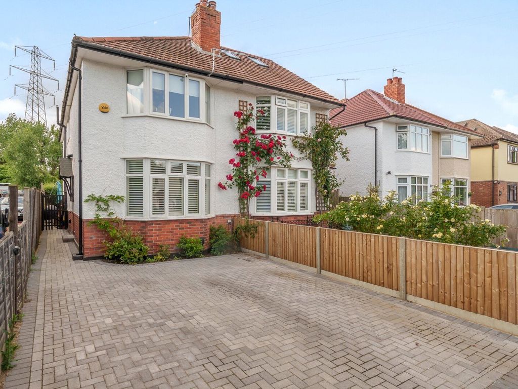 3 bed semidetached house for sale in Church Road, Byfleet KT14, £