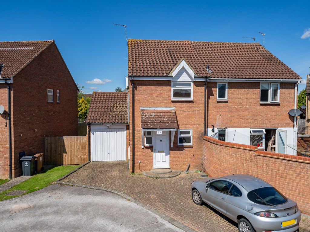 2 bed semidetached house for sale in The Hedgerows, Stevenage SG2, £