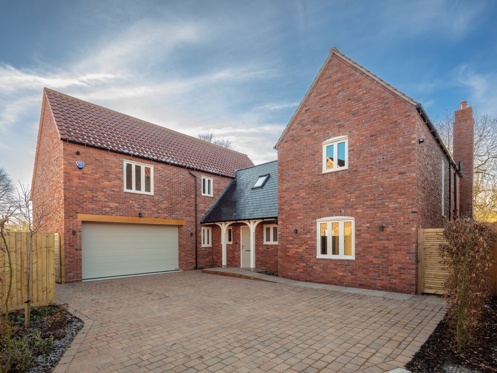 New home, 5 bed detached house for sale in Littlefield Grove, Wysall, Nottingham NG12 Zoopla