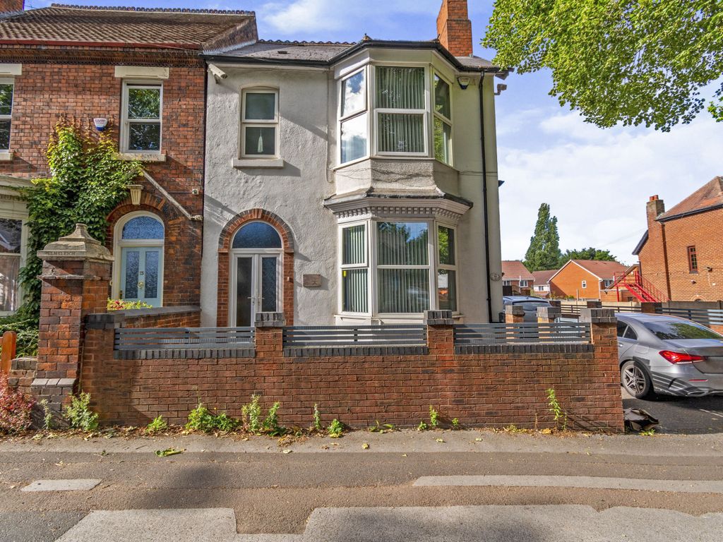 4 bed semidetached house for sale in Somerford Place, Willenhall WV13