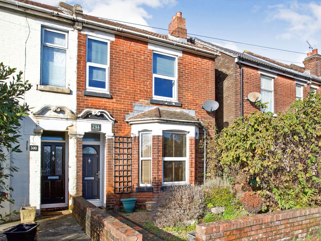 3 bed end terrace house for sale in Southampton Road, Eastleigh SO50