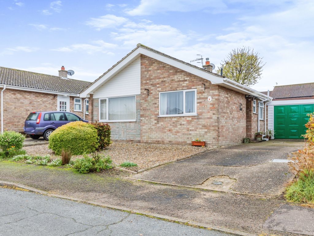 2 bed bungalow for sale in Abbey Park, Beeston Regis, Sheringham
