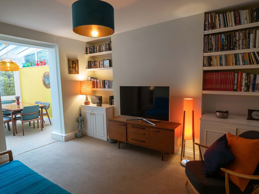 Downs Park Road, Dalston E8  