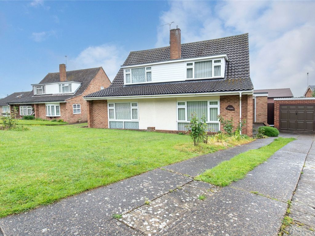 3 bed semidetached house for sale in Saxon Close, Strood, Kent ME2, £