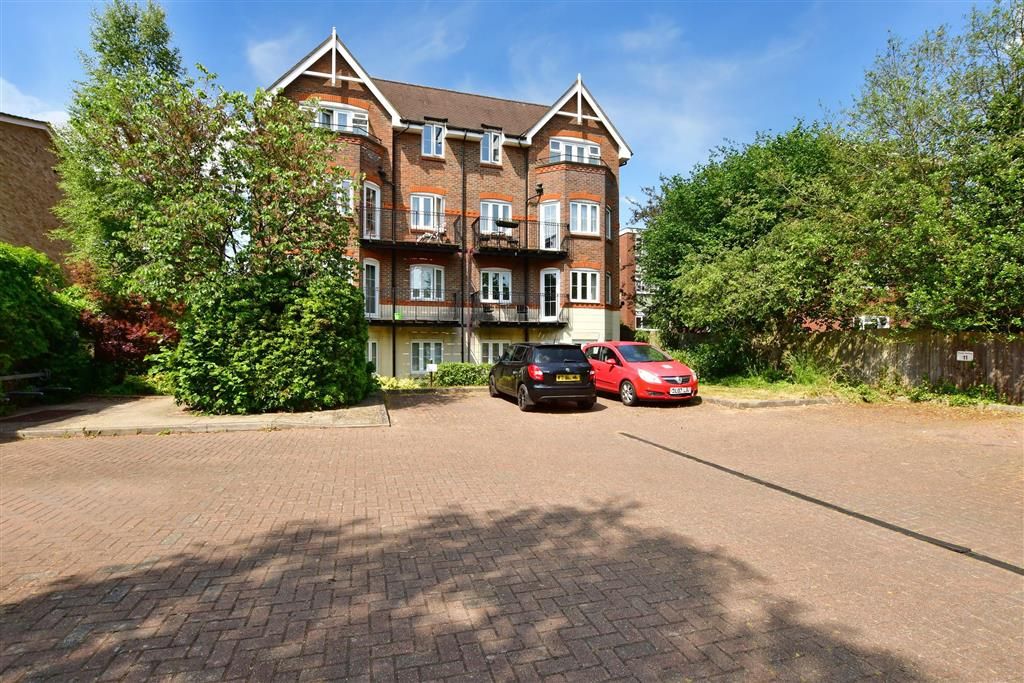 2 bed flat for sale in Station Road, Redhill, Surrey RH1 Zoopla