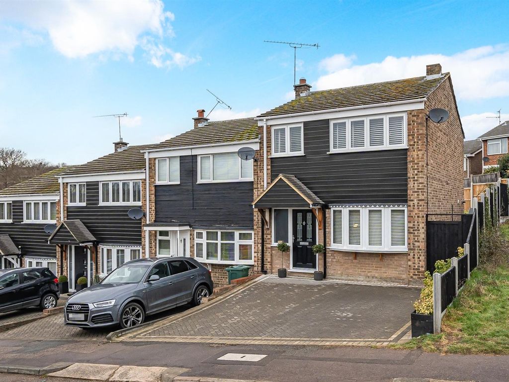 3 bed town house for sale in Stansted Close, Billericay CM11 Zoopla