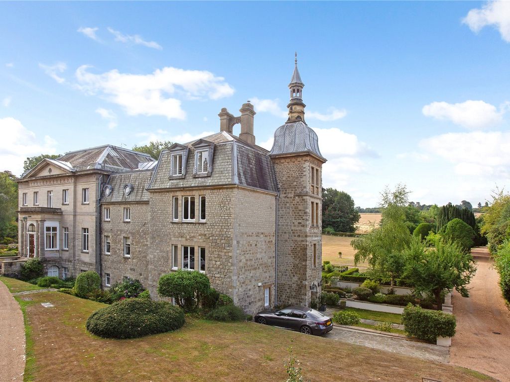 3 bed flat for sale in High Street, Westerham TN16, £440,000 Zoopla