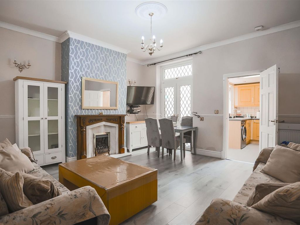 2 bed property for sale in Ennismore Street, Burnley BB10, £120,000