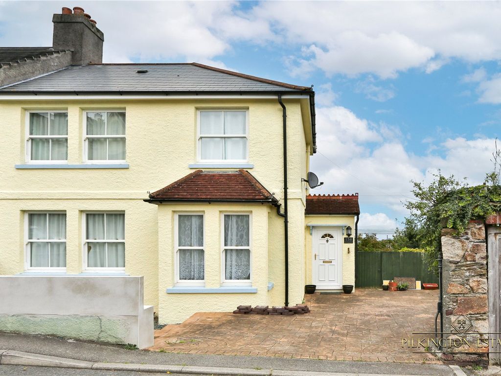 3 bed end terrace house for sale in Old Ferry Road, Saltash, Cornwall