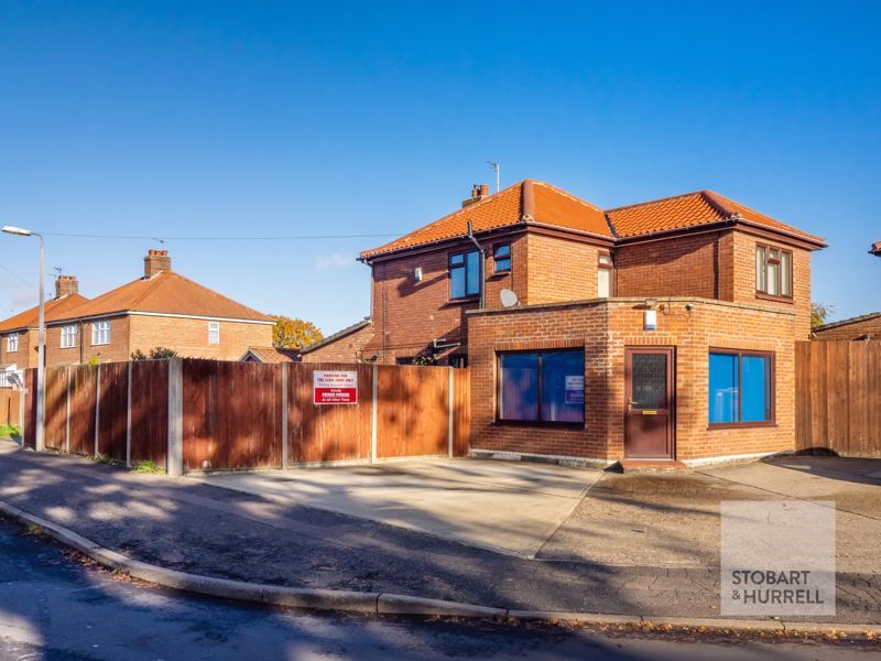 3 bed detached house for sale in Salhouse Road, Norwich, Norfolk NR7, £