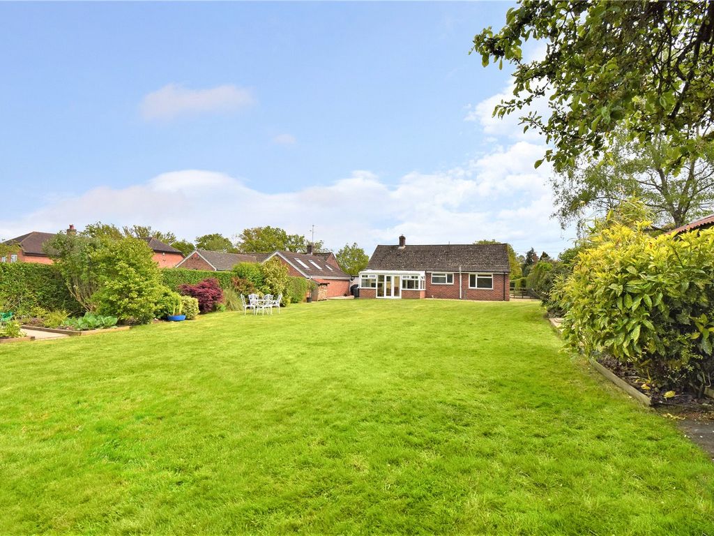 3 bed detached bungalow for sale in Wickham Heath, Newbury RG20 Zoopla