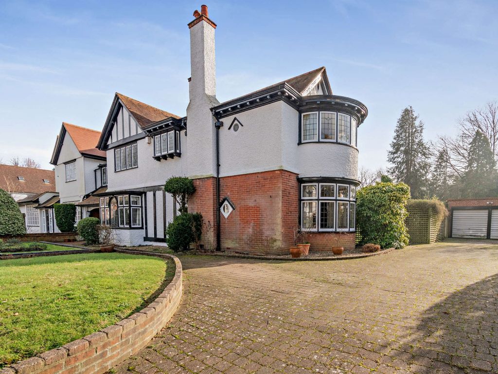 4 bed semidetached house for sale in Royston Park Road, Hatch End