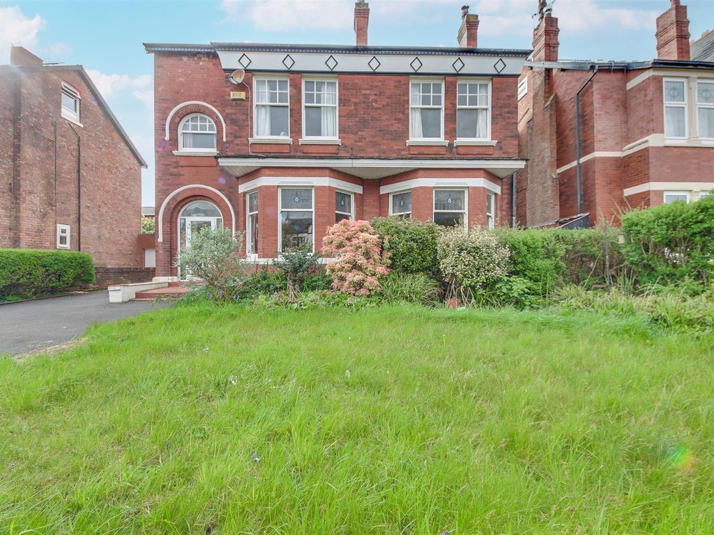 5 bed detached house for sale in Lethbridge Road, Southport PR8, £450,000 Zoopla
