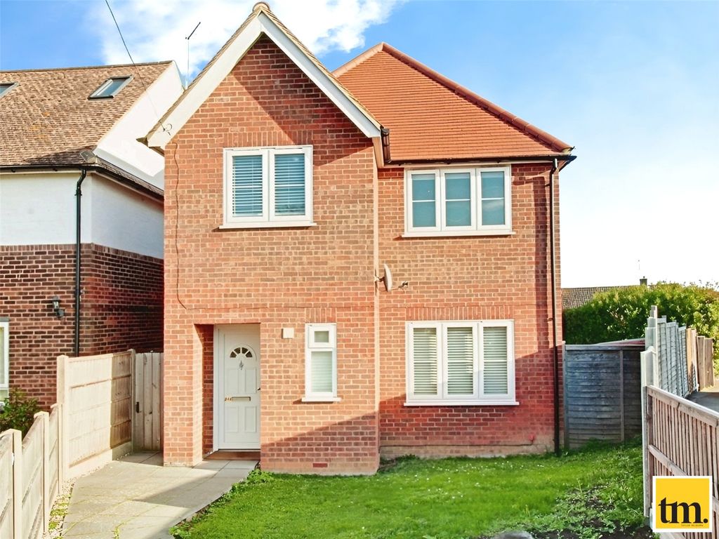 3 bed detached house to rent in Bullfields, Sawbridgeworth