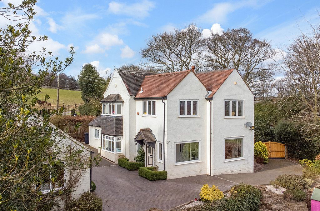 4 bed detached house for sale in Castlehill Road Walsall, West Midlands