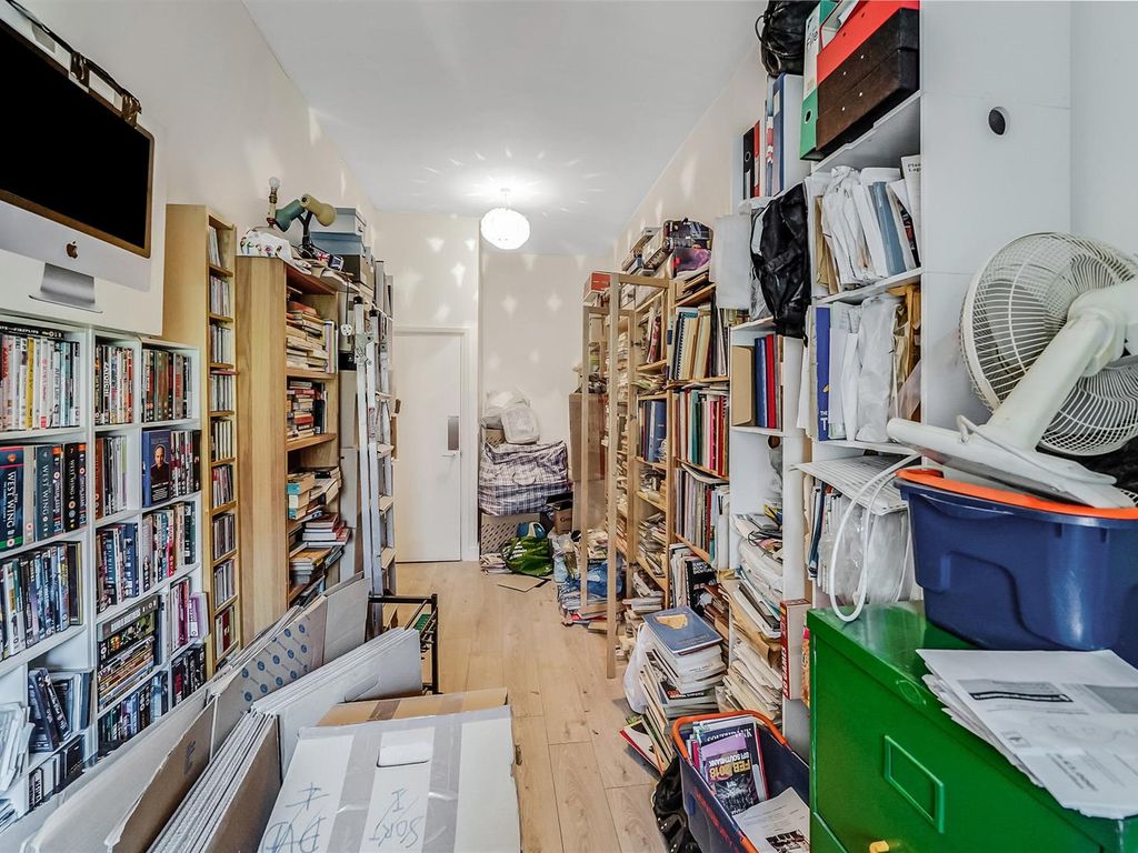 2 bed flat for sale in Fonthill Road, London N4, £420,000 Zoopla