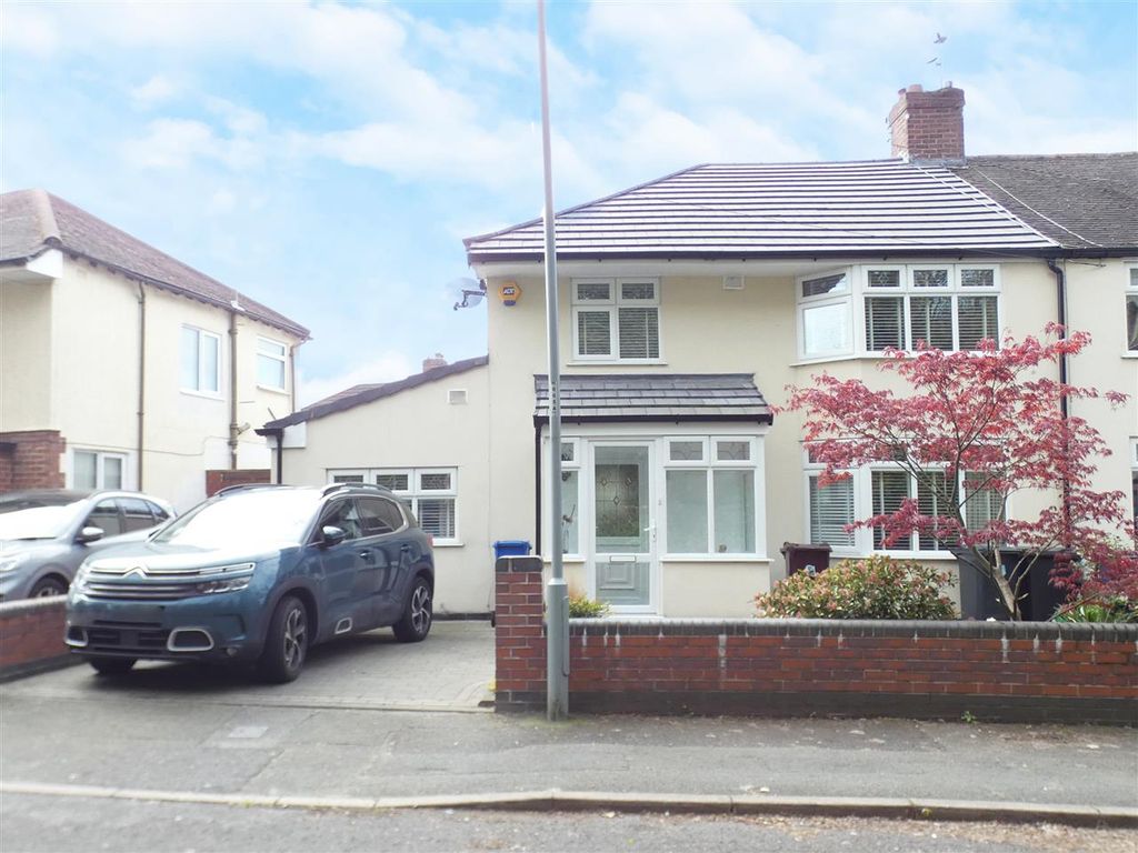 4 bed semidetached house for sale in Laburnum Avenue, Huyton