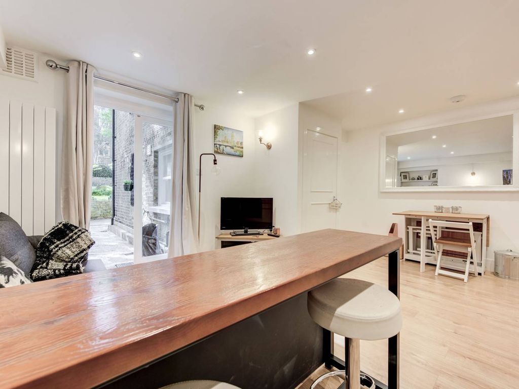 2 bed flat for sale in Shirland Road, Maida Vale, London W9, £700,000