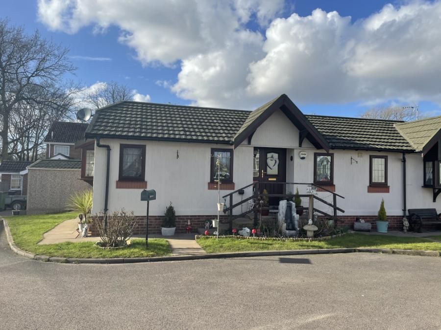 2 bed property for sale in Brookside Park, Station Road, Hugglescote