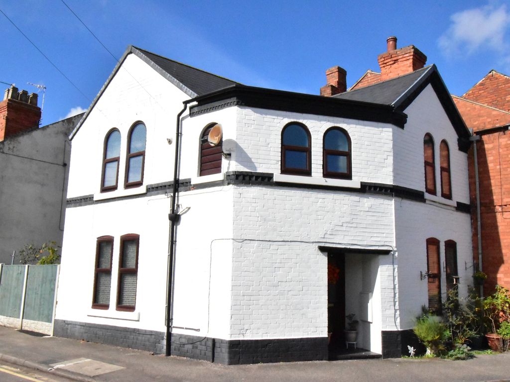 3 bed end terrace house for sale in Bolsover Street, Hucknall