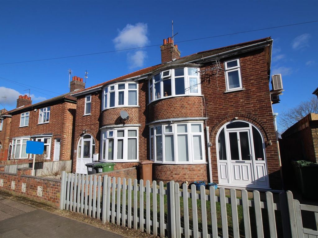 3 bed semidetached house for sale in Churchfield Road, Peterborough