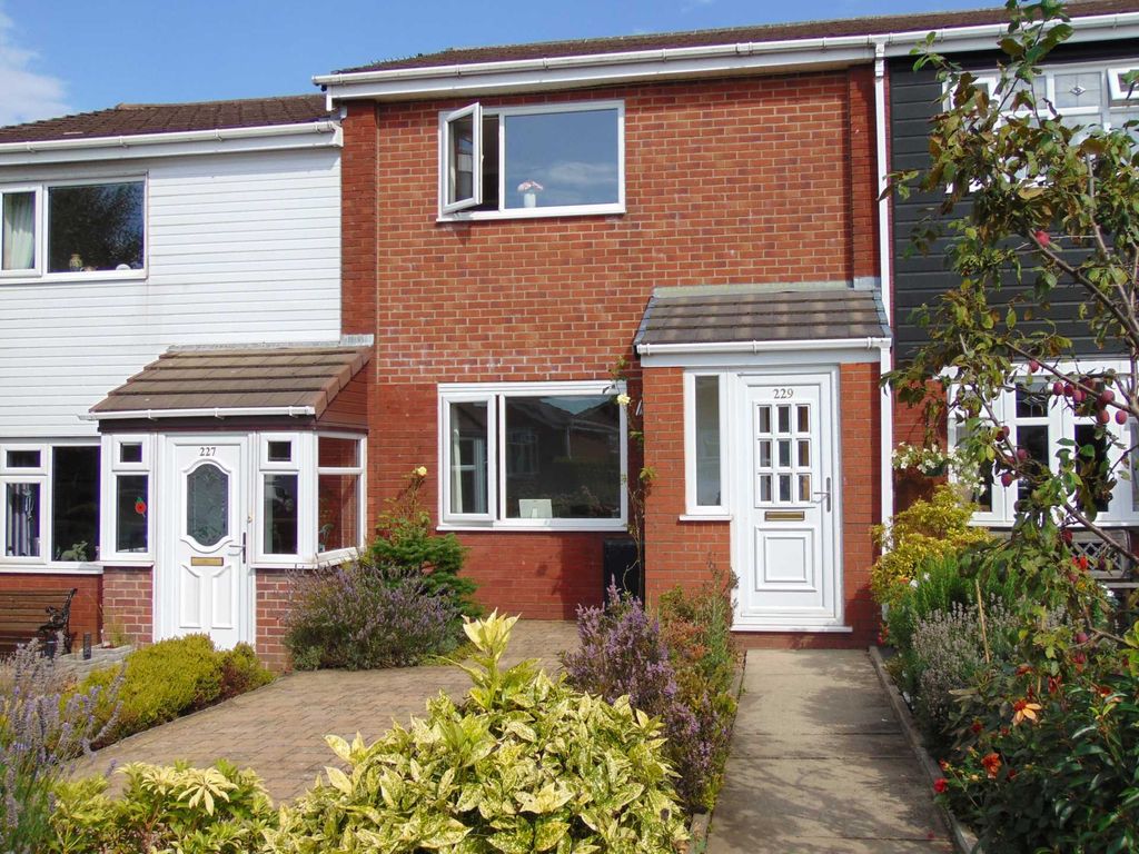 2 bed town house for sale in Grains Road, Shaw OL2, £195,000 Zoopla